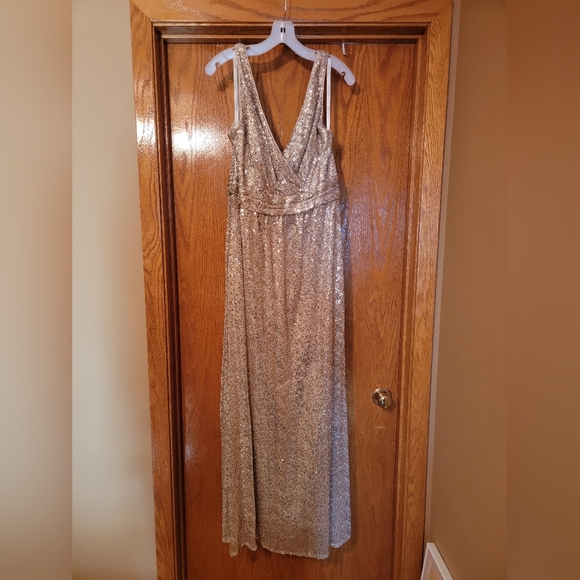 Dress - Picture 1 of 2